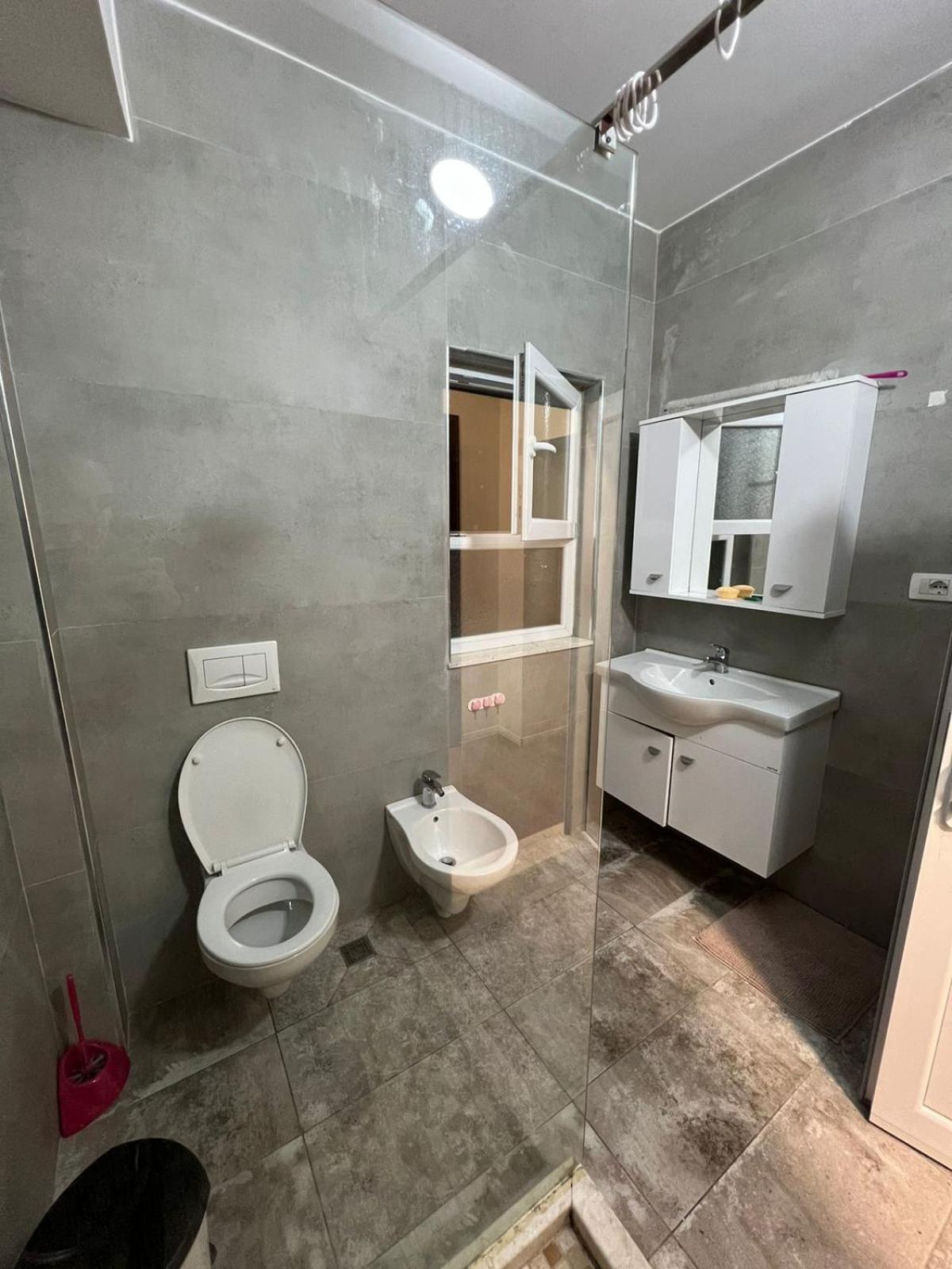 Апартаменты Ajla Komuna Apartament Тирана Экстерьер фото
